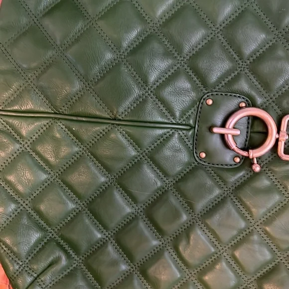 J. Crew🌹VINTAGE ‘08’ large Quincy green quilted - Picture 3 of 9
